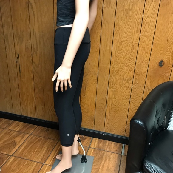 Lululemon" Wunder Under Crop II Full On Luon- Black-Size 4 -Good Condition - Picture 4 of 14